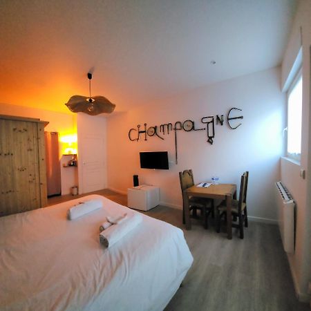 Chambres Privees Hyper-Centre Epernay Lit 160X200Cm Buitenkant foto