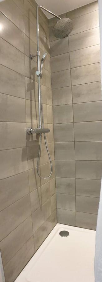 Chambres Privees Hyper-Centre Epernay Lit 160X200Cm Buitenkant foto