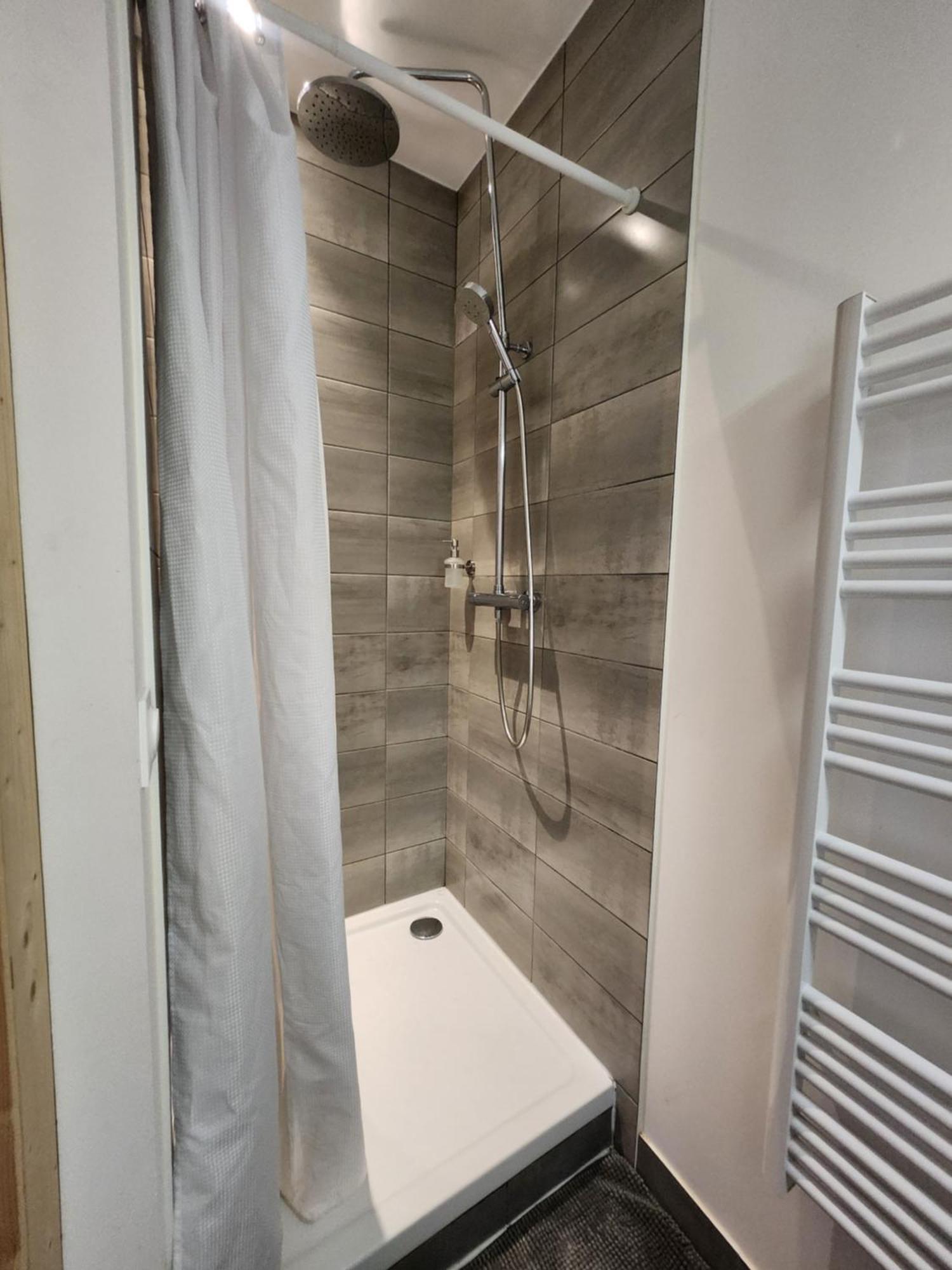 Chambres Privees Hyper-Centre Epernay Lit 160X200Cm Buitenkant foto