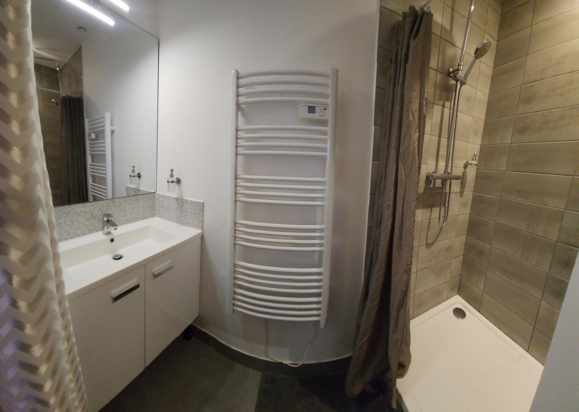 Chambres Privees Hyper-Centre Epernay Lit 160X200Cm Buitenkant foto